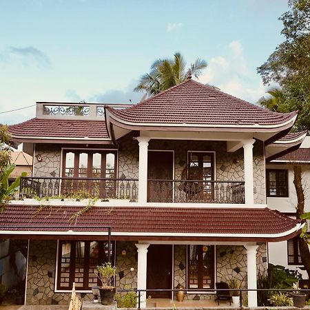 Daffodils Inn Alappuzha Luaran gambar